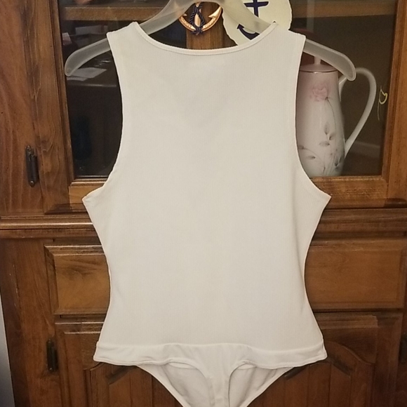 Tularosa white bodysuit - Picture 6 of 9